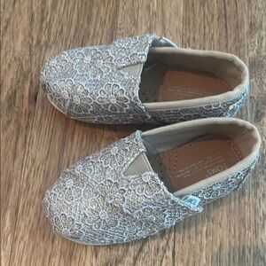 TOMS Women's Silver Lace Slip-On Shoes